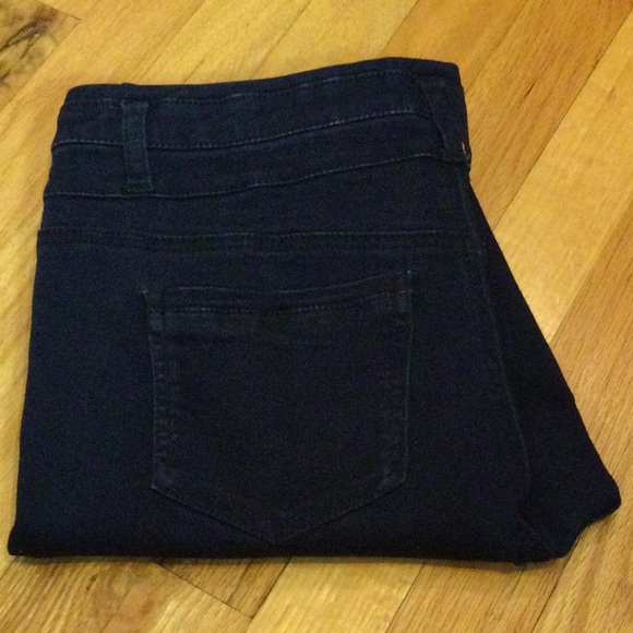 Miss Pouredinblue Blue Jeans - Picture 12 of 13